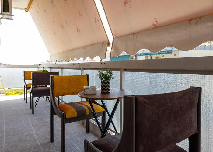 Hospitality House كالاماتا